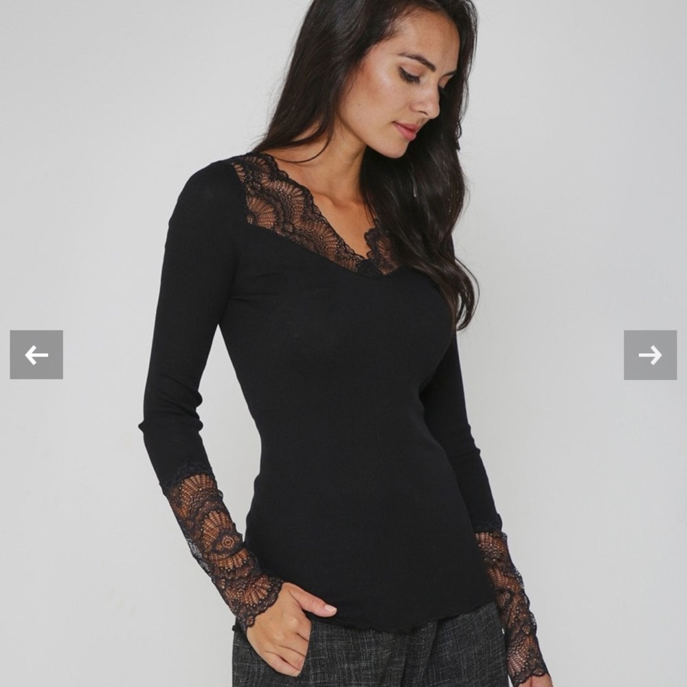 Rosemunde black lace top size M